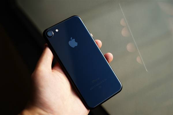 iphone7亮黑色和黑色包裝不一樣嗎？蘋果7/7plus黑色開箱上手體驗