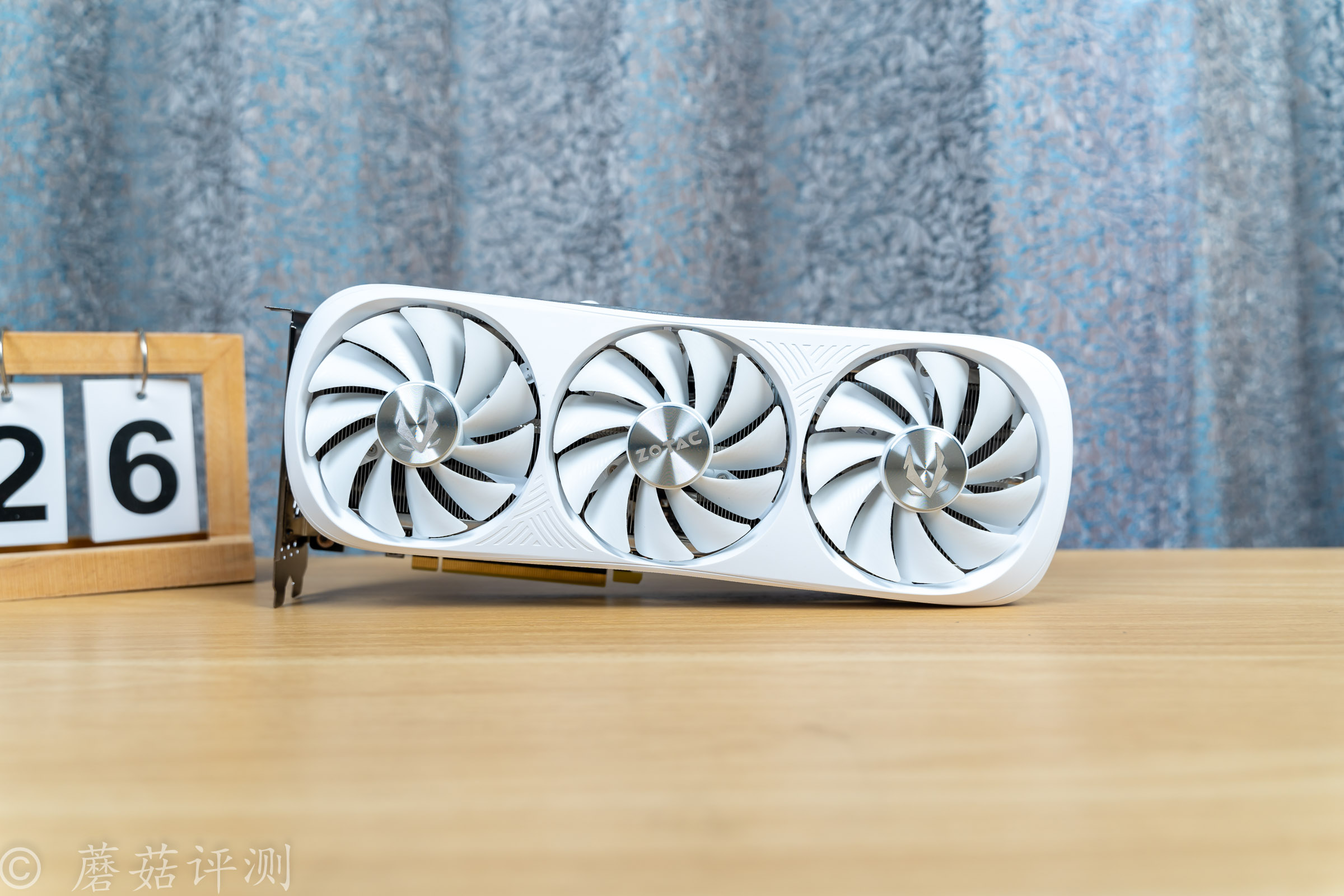 清新素雅，完美適配白色主題機(jī)箱，索泰RTX4070 Ti Super OC月白顯卡 評測